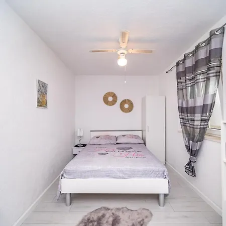 Apartment With A Parking Space Postira, Brac - 22166